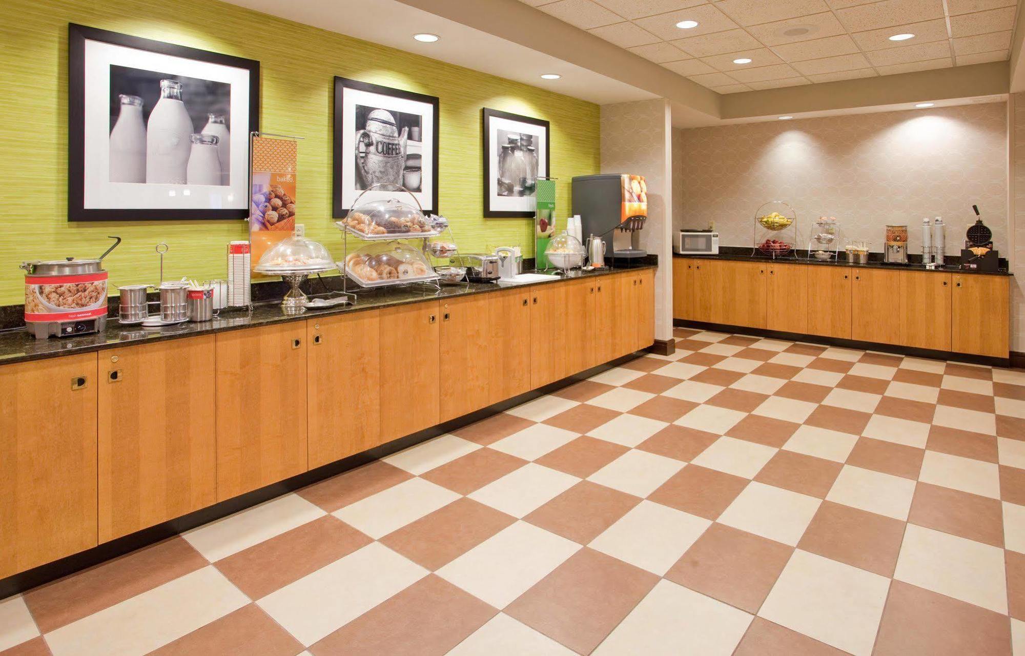 Hampton Inn נורפולק מראה חיצוני תמונה